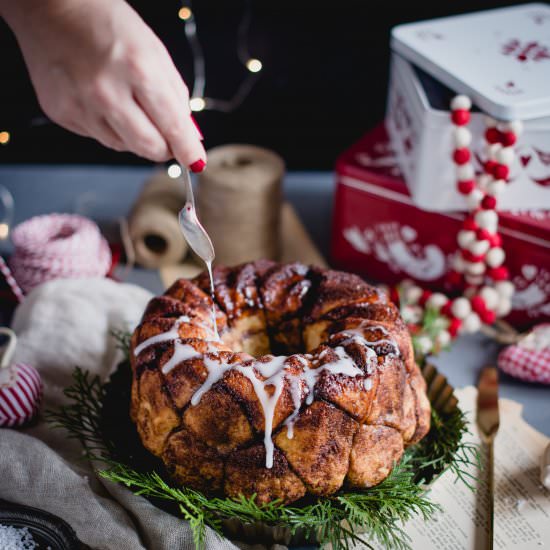 Gingerbread monkey bread