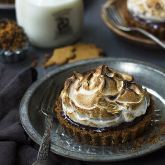 Boozy Chocolate Meringue Tartlets