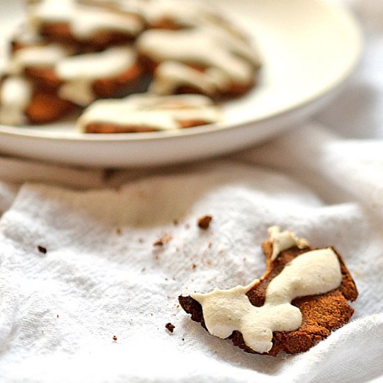 Gingersnaps with 3-Ingredient Icing