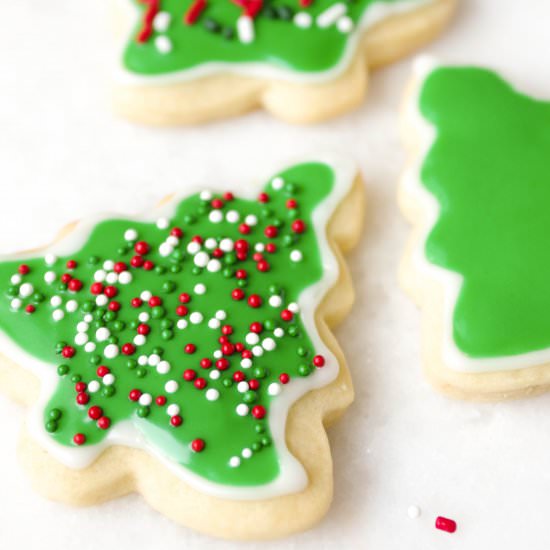 Simple Sugar Cookies & Royal Icing