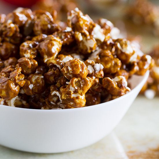 Caramel Gingerbread Popcorn