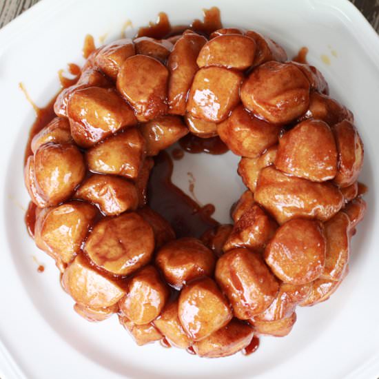 Easy Cinnamon Roll Monkey Bread