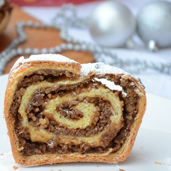 Potica – Traditional Walnut Cake Roll