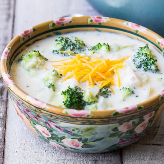 Broccoli and Cheddar Cheese Chowder