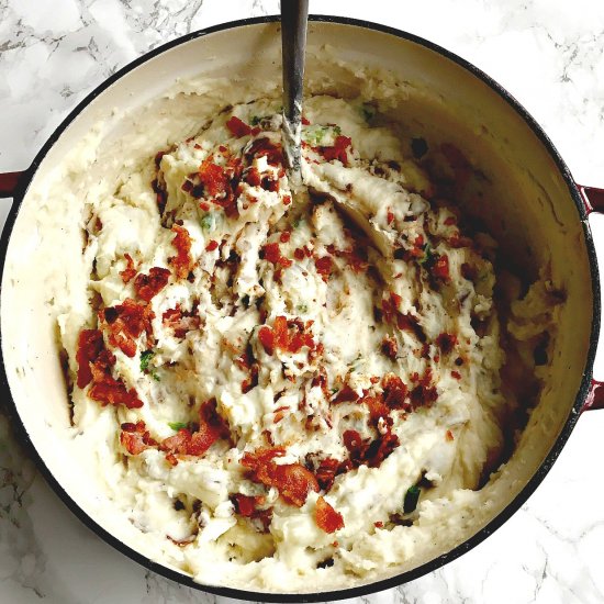 Dutch Oven Bacon Mashed Potatoes