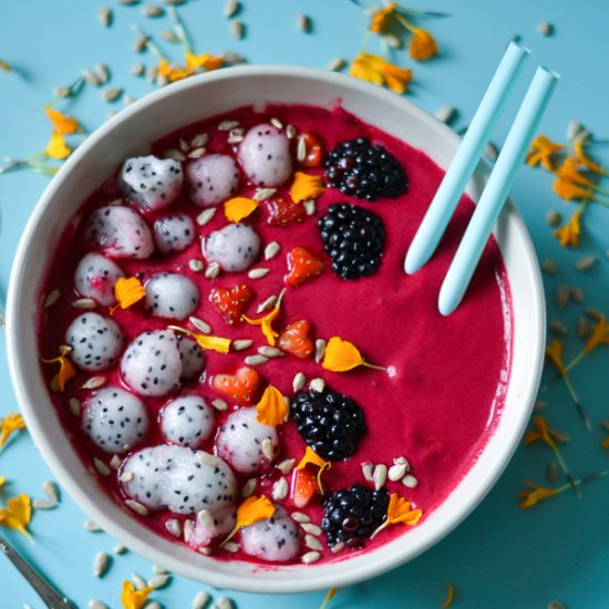 Beetroot Smoothie Bowl