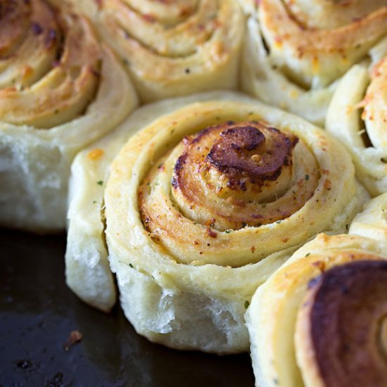 PARMESAN GARLIC ROLLS