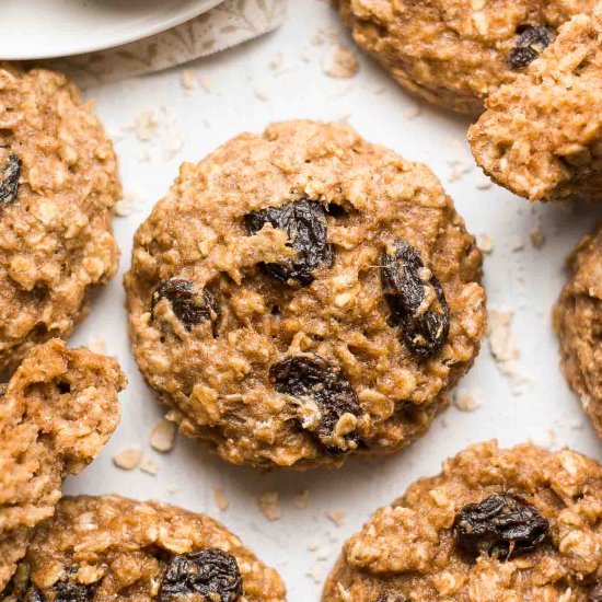 Oatmeal Raisin Breakfast Cookies