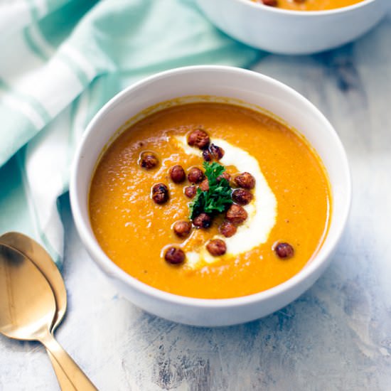 Simple Carrot Turmeric Soup