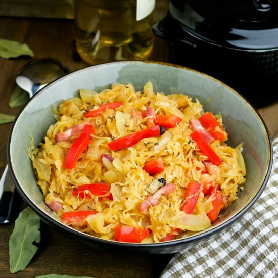 Sauerkraut with bell peppers