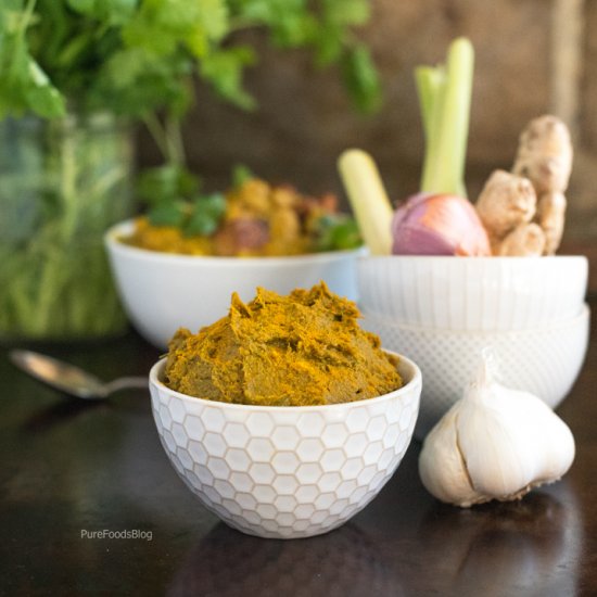 DIY Thai yellow curry paste