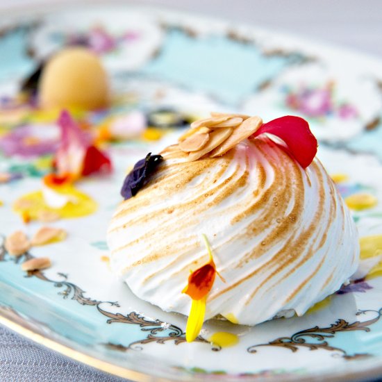 semifreddo, meringue and almonds