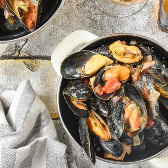 Mussels with cider tomatoes