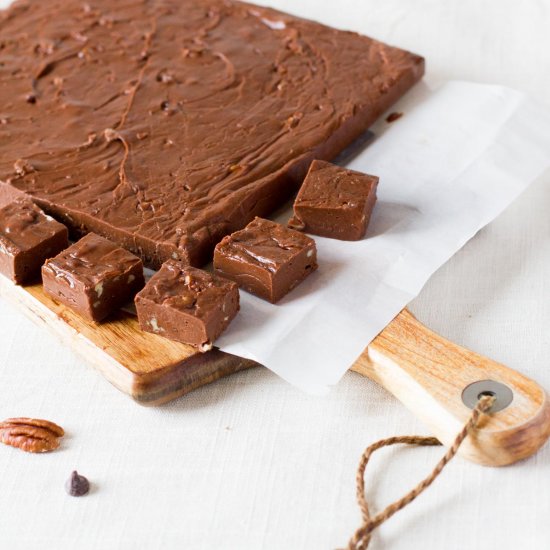 Homemade Chocolate Pecan Fudge