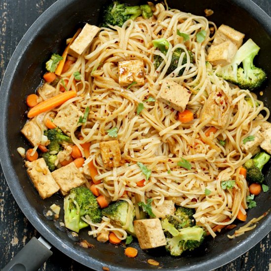 Hoistin Tofu Veggie Noodles