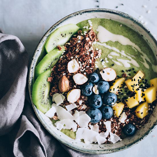 Detox Green Smoothie Bowl