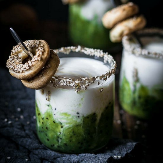 Kiwi Yogurt with Simit Grissii