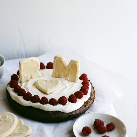 Fall-in-love Fudge Brownie Cake