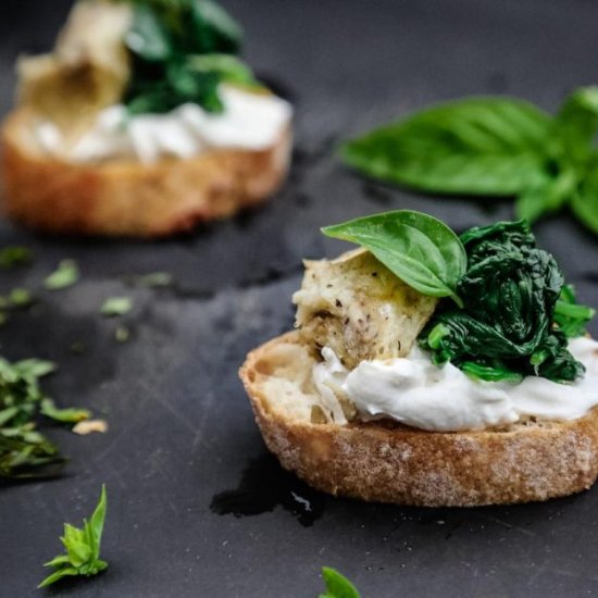 Artichoke Spinach Crostini