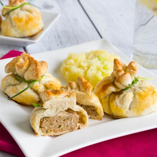 Meatballs in puff pastry