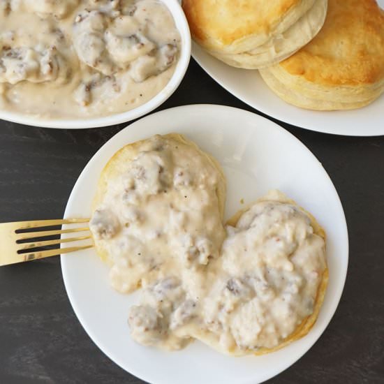 Spicy sage sausage gravy