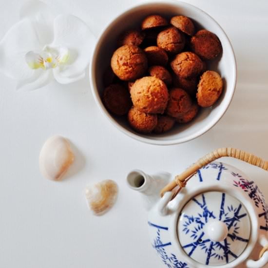 Heavenly crunchy coconut bites