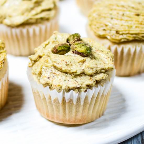 Pistachio Irish Cream Cupcakes