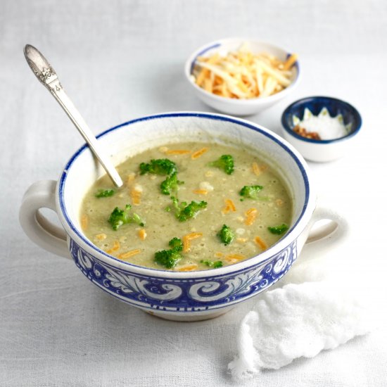 Creamy Broccoli and Cheddar Soup