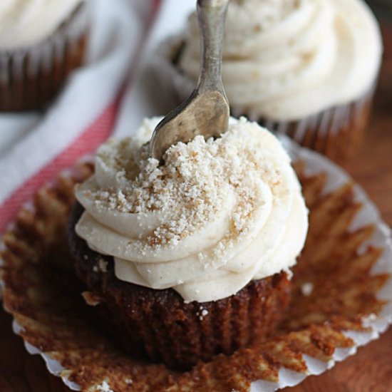 Shoofly Cupcakes Cinn. Crumb Icing