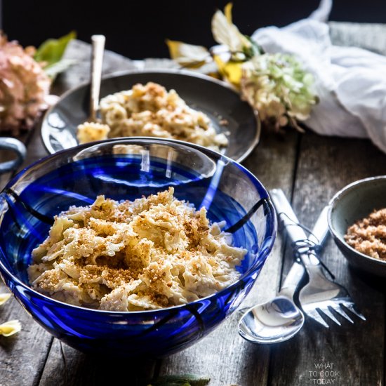 Farfalle with Cheesy Cauli Sauce