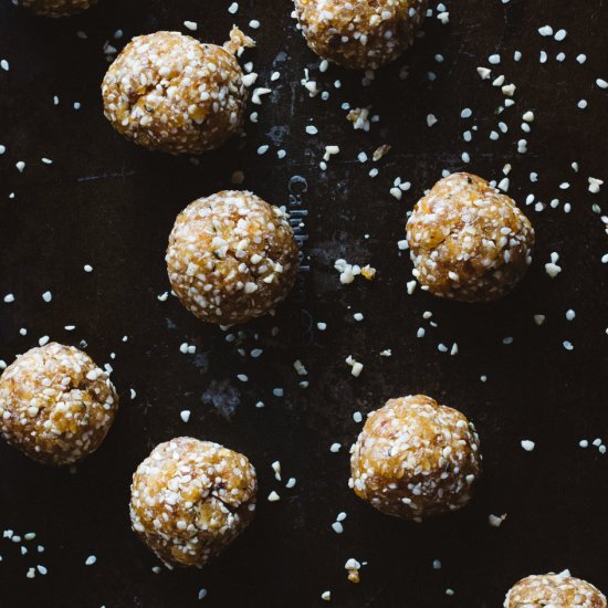 Vegan Apricot Sesame Dessert Balls