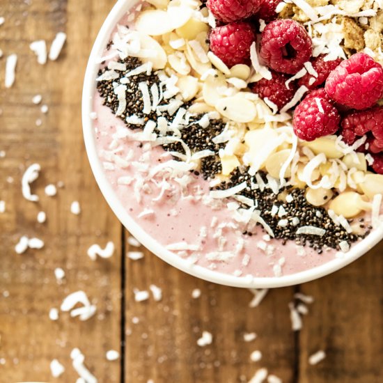 Almond Raspberry Smoothie Bowl