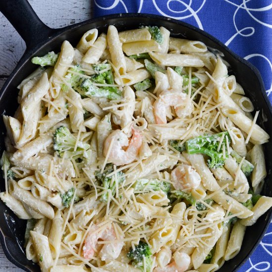 Shrimp Alfredo Pasta Dish