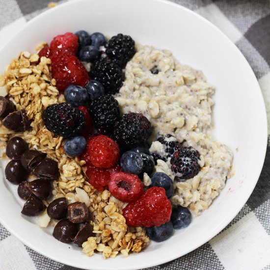 Oatmeal Chia Breakfast Bowls