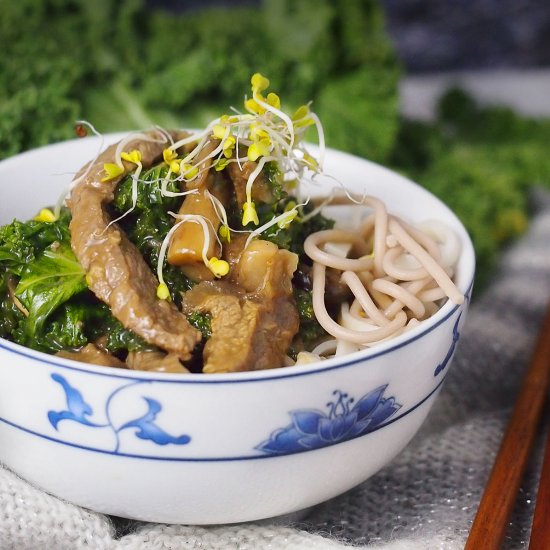 Asian-style beef with kale and mush