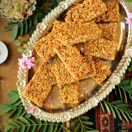 Sesame & mixed nut brittle bars