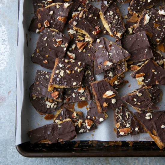 Chocolate Caramel Saltine Bark