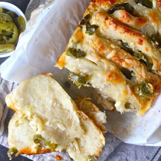 Cheddar Jalapeño Pull Apart Bread