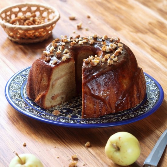 Apple Caramel Cake