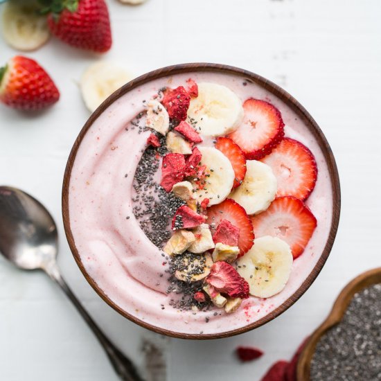 Strawberry Banana Smoothie Bowl