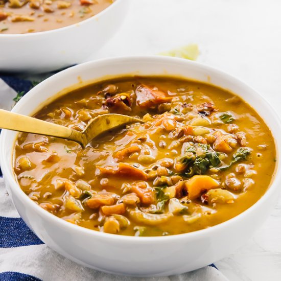 Easy Lentil Soup (Spiced & Vegan)