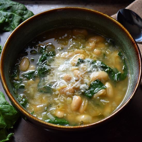 White Kidney Bean and Spinach Soup