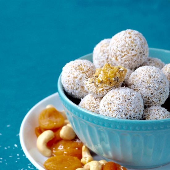 Apricot and Cashew Energy Balls