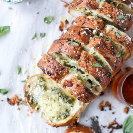 Cheesy stuffed pesto garlic bread