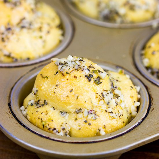 Muffin Tin Garlic Knots