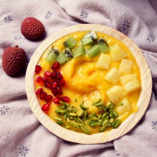 Peachy Mango Smoothie Bowl