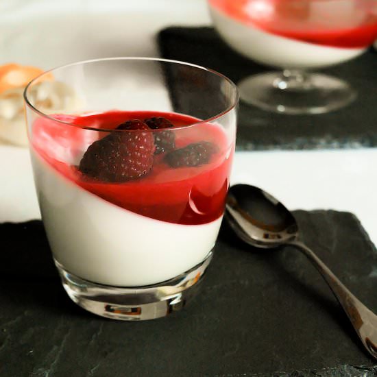 Panna Cotta with Raspberry Sauce