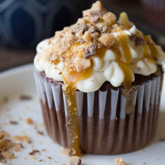 Caramel Toffee Cupcakes