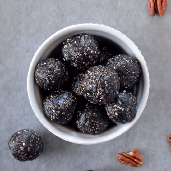 Chocolate Chia Energy Balls