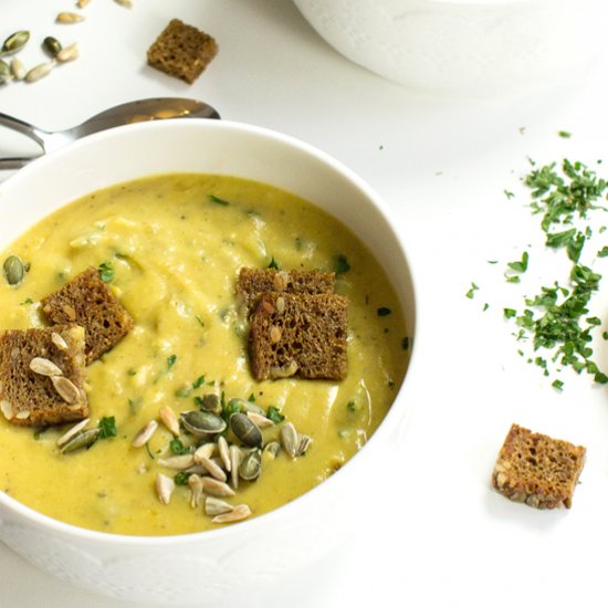 Vegan Potato Soup – Ready in 35 Min